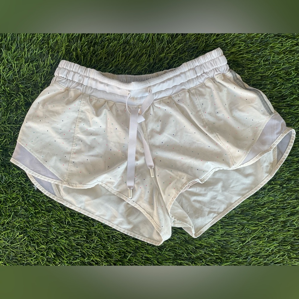 Lululemon Hotty hot shorts white with polka dots